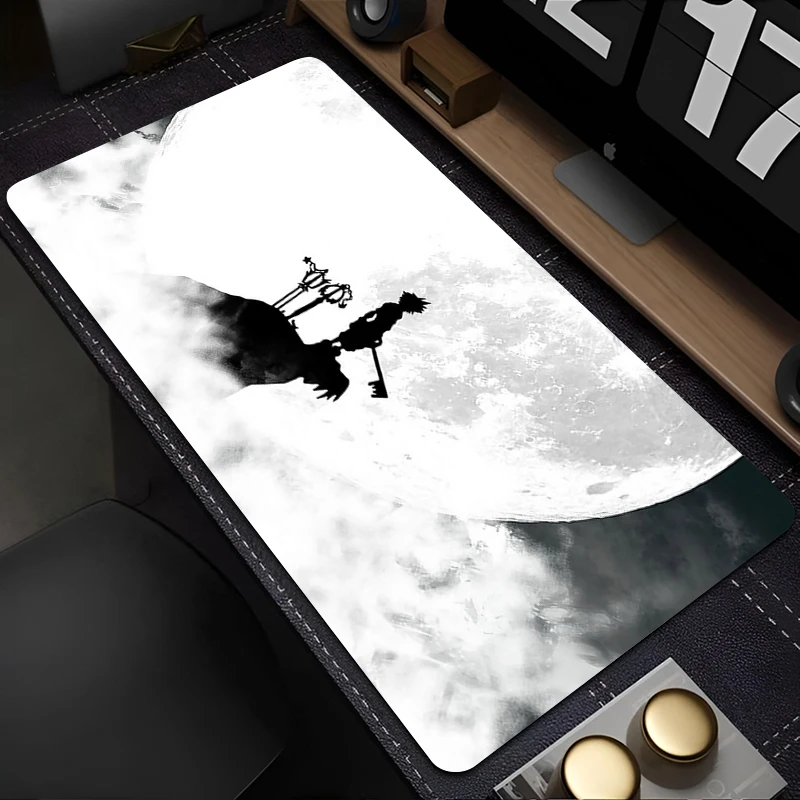 黒と白のアニメデスクトップマットオフィス PC ゲームアクセ - Laptop Accessories Bundle のレビューと価格