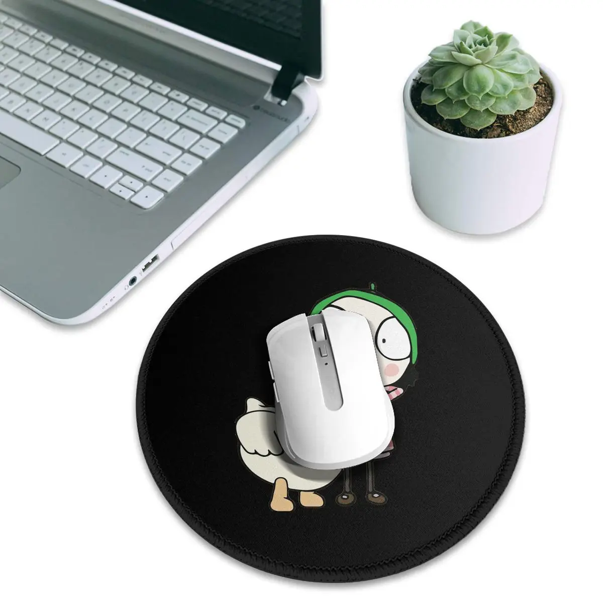 サラとアヒルが楽しんでいるラウンドマウスパッドコンピューター - Laptop Accessories To Have のレビューと価格